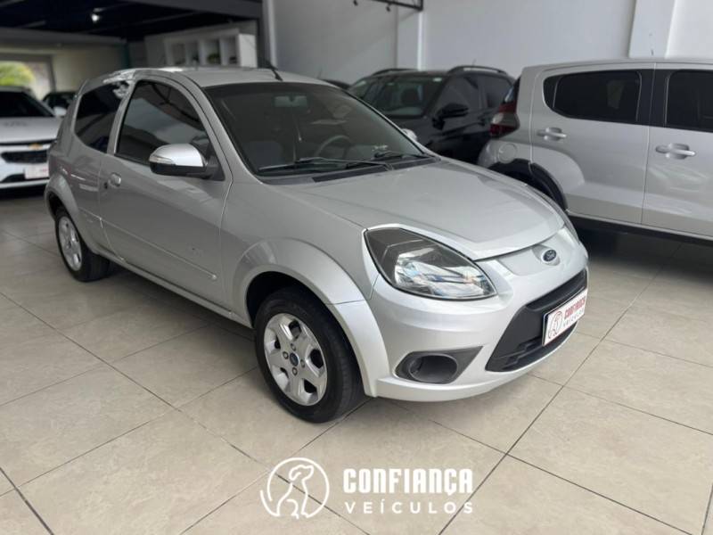 FORD - KA - 2012/2012 - Prata - R$ 30.900,00