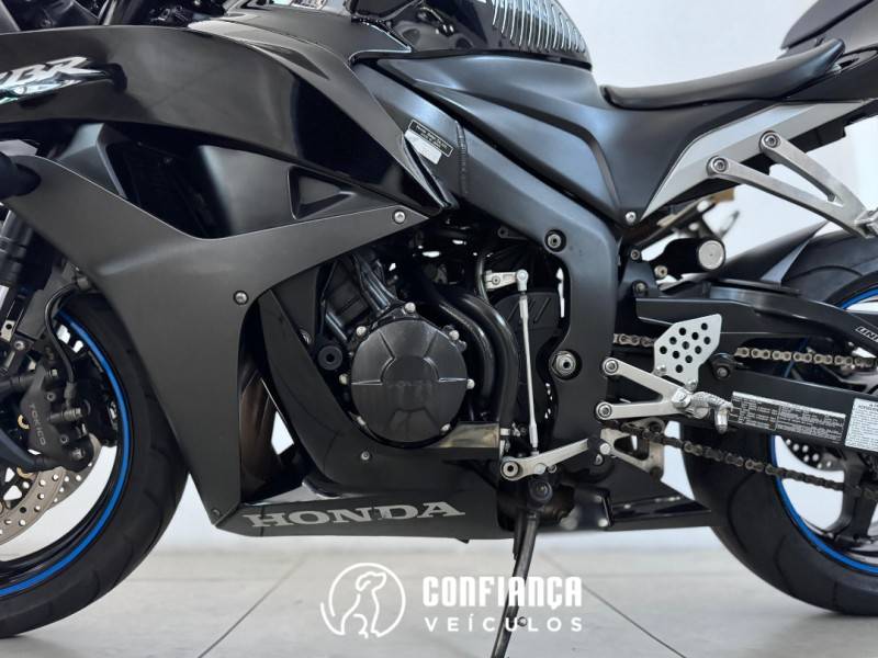 HONDA - CBR 600RR - 2008/2008 - Preta - R$ 43.900,00