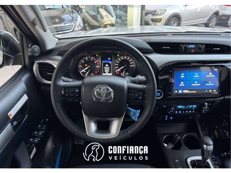 TOYOTA - HILUX - 2024/2024 - Branca - R$ 285.900,00