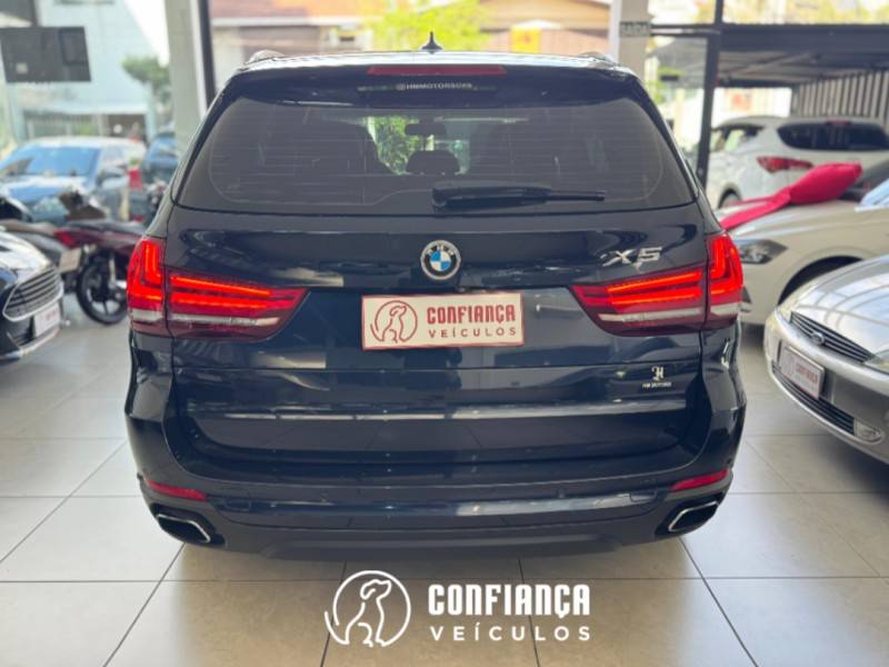 BMW - X5 - 2017/2018 - Azul - R$ 195.900,00