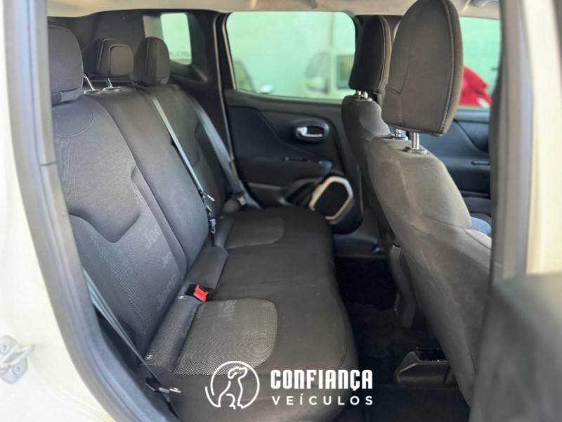 JEEP - RENEGADE - 2015/2016 - Branca - R$ 79.900,00