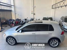 VOLKSWAGEN - GOLF - 2015/2015 - Prata - R$ 76.900,00