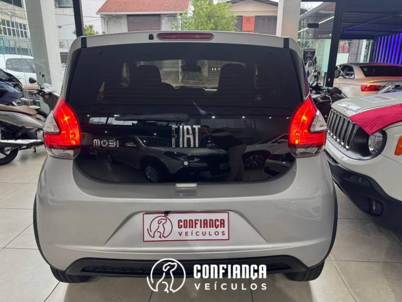 FIAT - MOBI - 2022/2022 - Prata - R$ 52.900,00