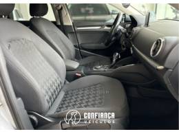 AUDI - A3 - 2014/2014 - Prata - R$ 74.900,00