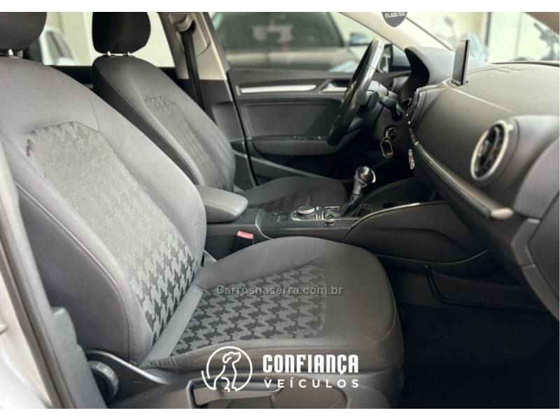 AUDI - A3 - 2014/2014 - Prata - R$ 74.900,00