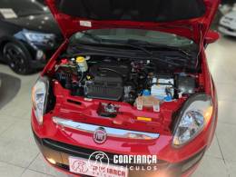 FIAT - PUNTO - 2014/2015 - Vermelha - R$ 45.500,00