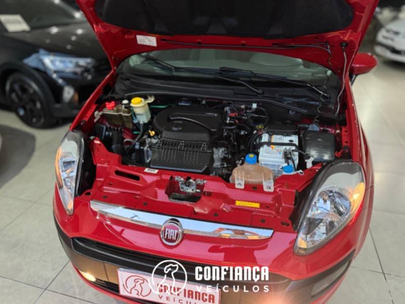 FIAT - PUNTO - 2014/2015 - Vermelha - R$ 45.500,00