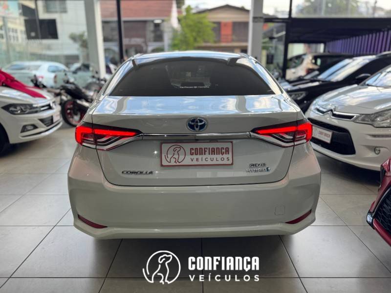 TOYOTA - COROLLA - 2020/2020 - Branca - R$ 132.900,00