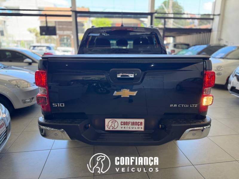 CHEVROLET - S10 - 2021/2022 - Azul - R$ 175.900,00