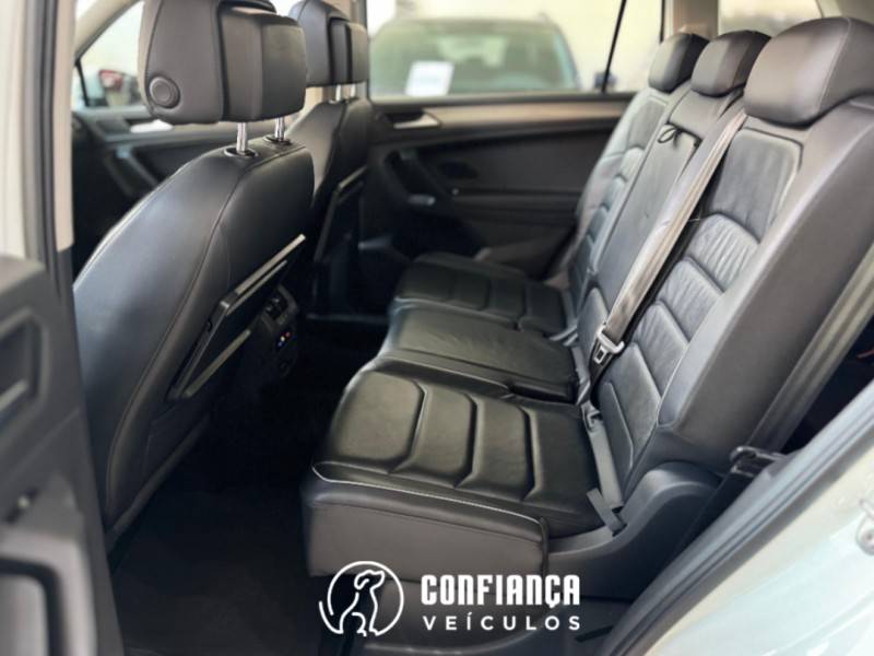 VOLKSWAGEN - TIGUAN - 2018/2019 - Branca - R$ 119.900,00