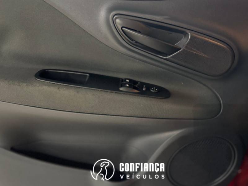FIAT - PUNTO - 2014/2015 - Vermelha - R$ 45.500,00