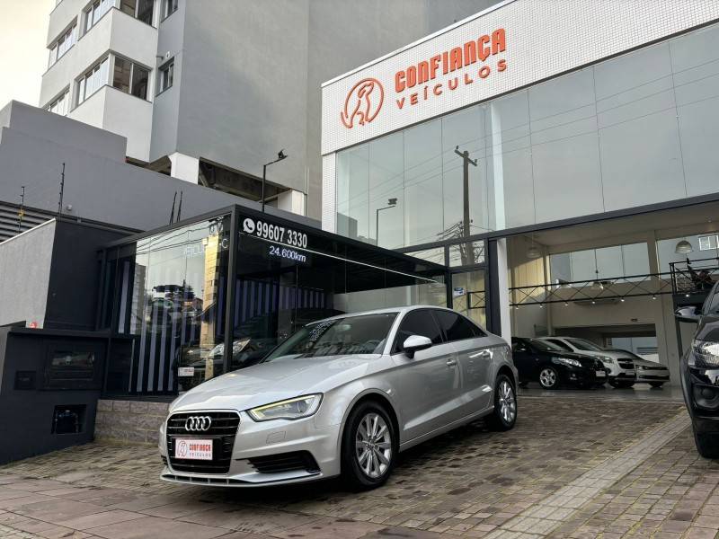 AUDI - A3 - 2014/2014 - Prata - R$ 74.900,00