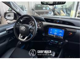 TOYOTA - HILUX - 2024/2024 - Branca - R$ 285.900,00