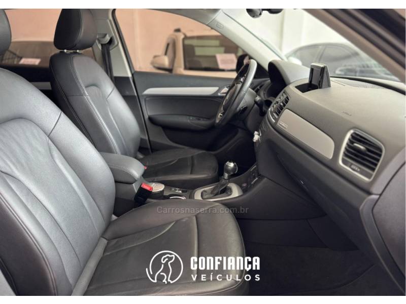 AUDI - Q3 - 2017/2018 - Preta - R$ 129.900,00