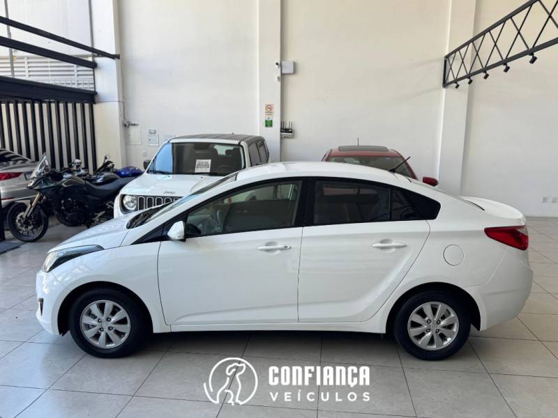 HYUNDAI - HB20S - 2015/2015 - Branca - R$ 55.900,00