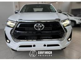 TOYOTA - HILUX - 2024/2024 - Branca - R$ 285.900,00