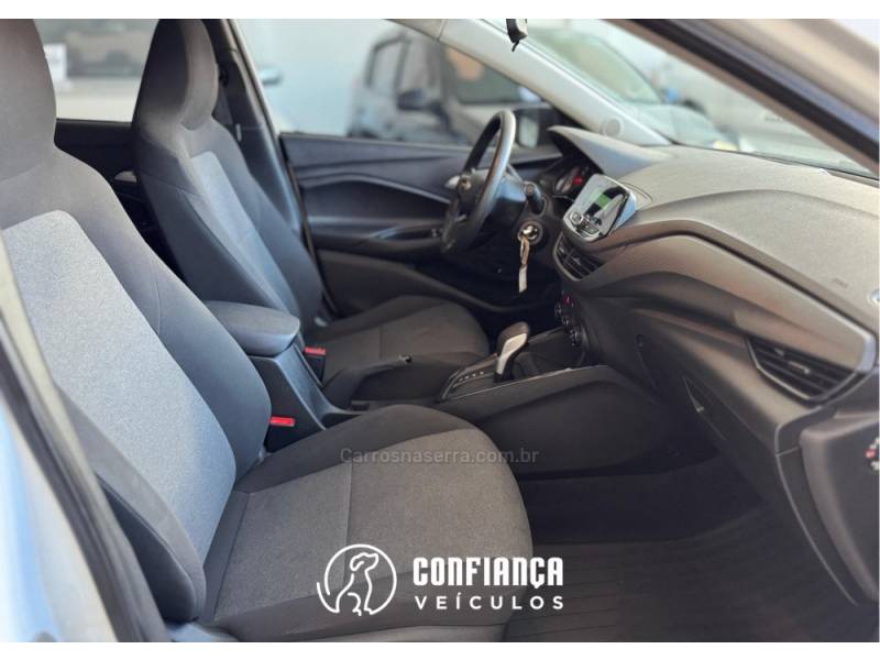CHEVROLET - ONIX - 2020/2020 - Branca - R$ 65.900,00