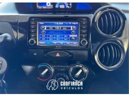 TOYOTA - ETIOS - 2017/2018 - Vermelha - R$ 61.900,00