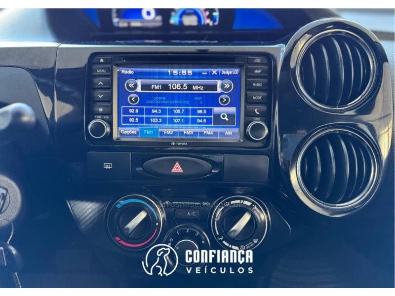 TOYOTA - ETIOS - 2017/2018 - Vermelha - R$ 61.900,00