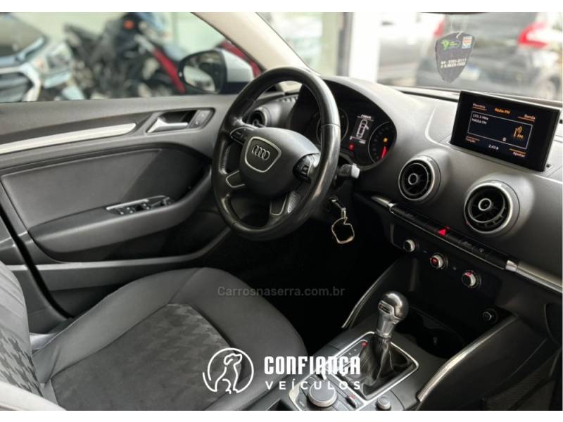 AUDI - A3 - 2014/2014 - Prata - R$ 74.900,00