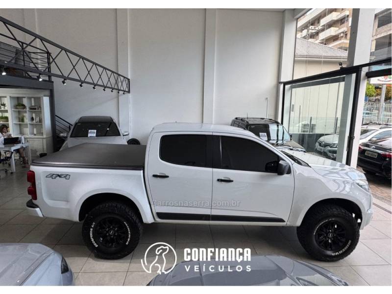CHEVROLET - S10 - 2014/2015 - Branca - R$ 106.900,00