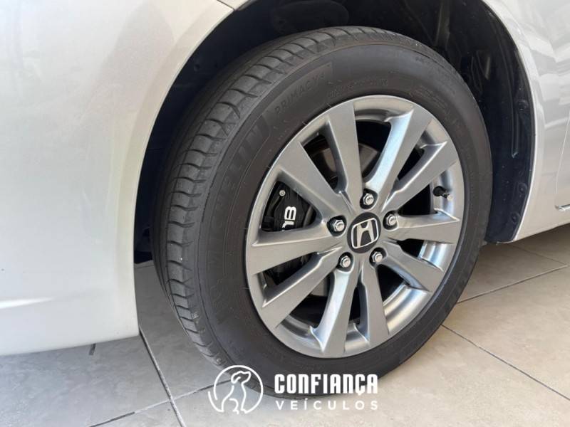 HONDA - CIVIC - 2013/2014 - Prata - R$ 68.900,00