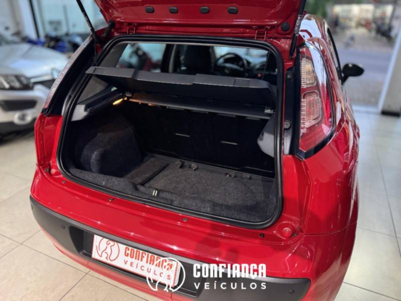 FIAT - PUNTO - 2014/2015 - Vermelha - R$ 45.500,00