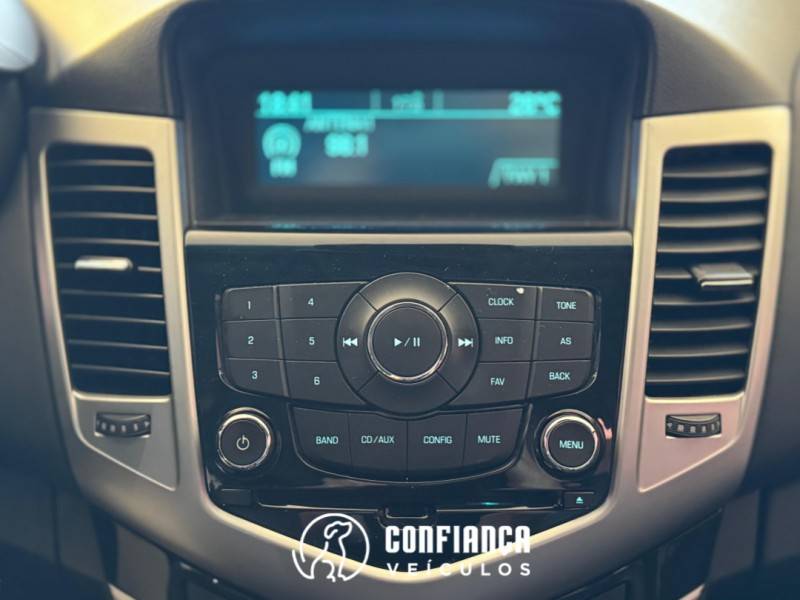 CHEVROLET - CRUZE - 2015/2015 - Branca - R$ 65.900,00