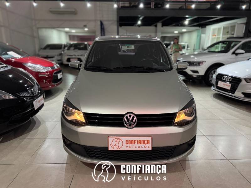 VOLKSWAGEN - FOX - 2010/2010 - Bege - R$ 37.900,00