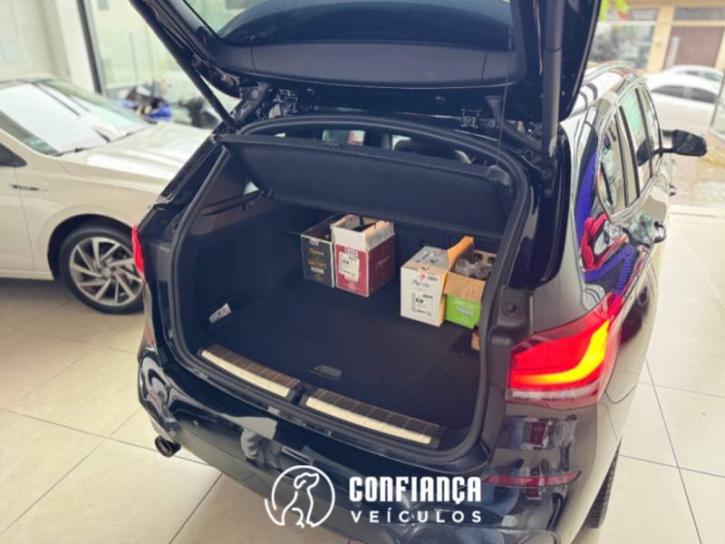 BMW - X1 - 2020/2021 - Preta - R$ 209.900,00