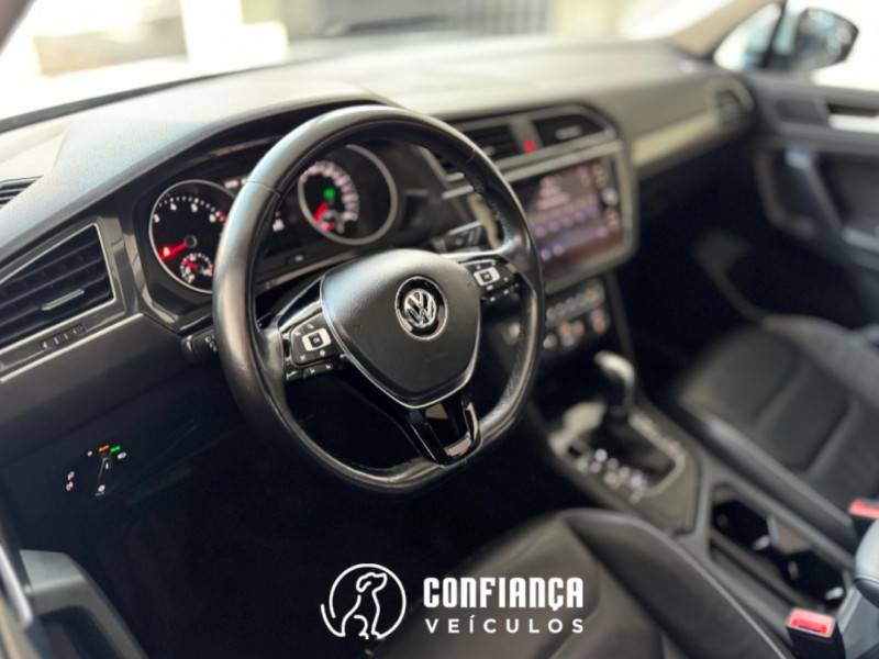 VOLKSWAGEN - TIGUAN - 2018/2019 - Branca - R$ 119.900,00