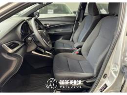 TOYOTA - YARIS - 2020/2021 - Prata - R$ 84.900,00