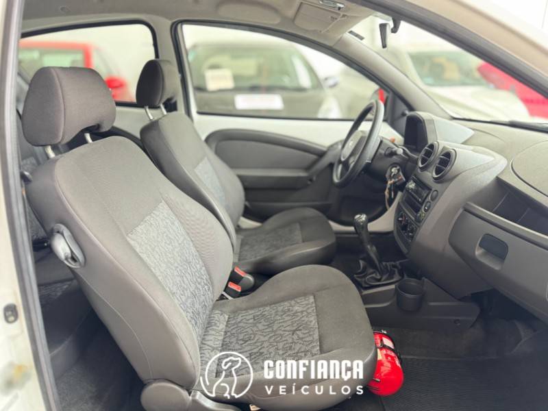 FORD - KA - 2008/2009 - Branca - R$ 22.900,00