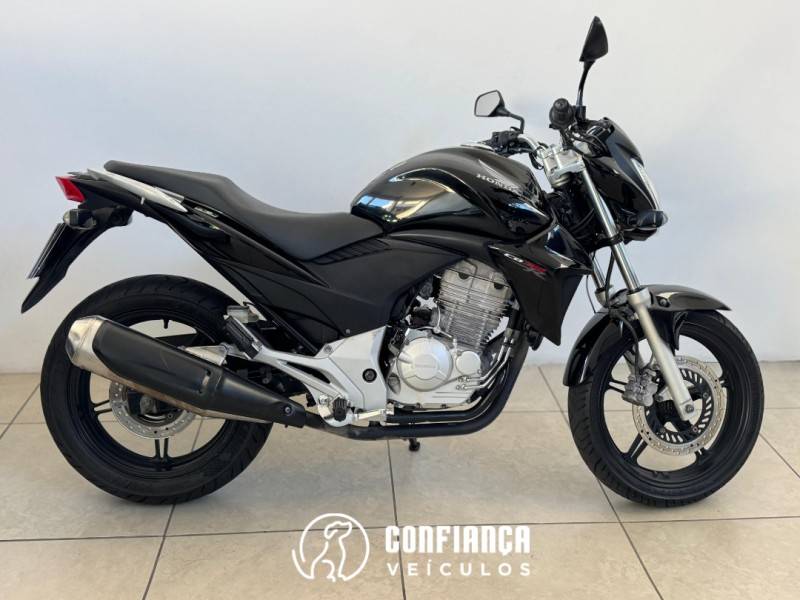 HONDA - CB 300R - 2013/2013 - Preta - R$ 14.500,00