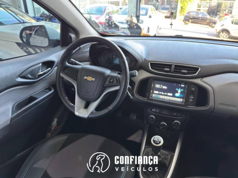CHEVROLET - ONIX - 2018/2019 - Prata - R$ 62.900,00
