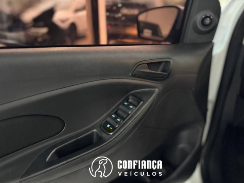 FORD - KA - 2019/2019 - Branca - R$ 47.900,00