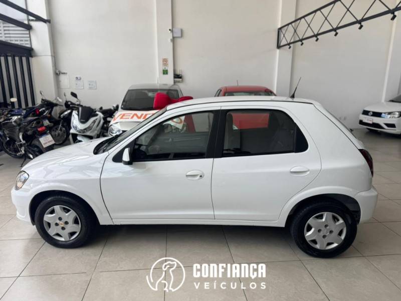 CHEVROLET - CELTA - 2015/2015 - Branca - R$ 35.900,00