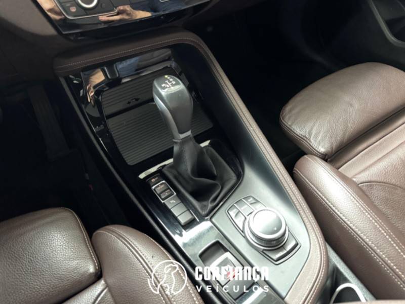 BMW - X1 - 2020/2021 - Preta - R$ 209.900,00