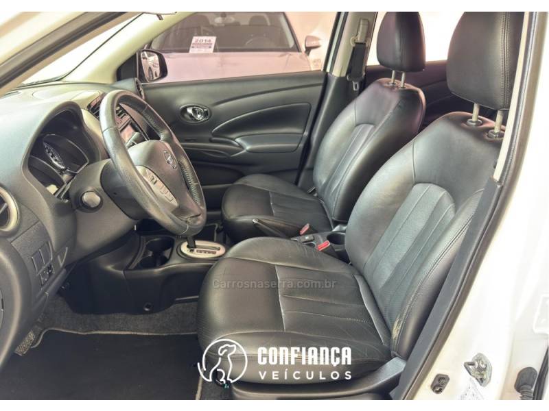 NISSAN - VERSA - 2016/2017 - Branca - R$ 61.900,00