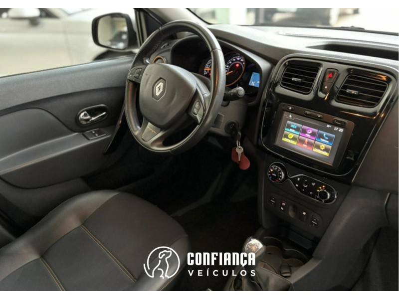 RENAULT - SANDERO - 2018/2019 - Prata - R$ 54.900,00