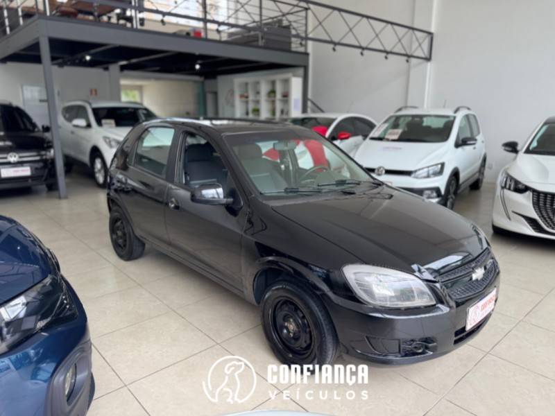 CHEVROLET - CELTA - 2012/2013 - Preta - R$ 24.900,00