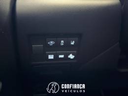 TOYOTA - YARIS - 2022/2023 - Vermelha - R$ 102.900,00