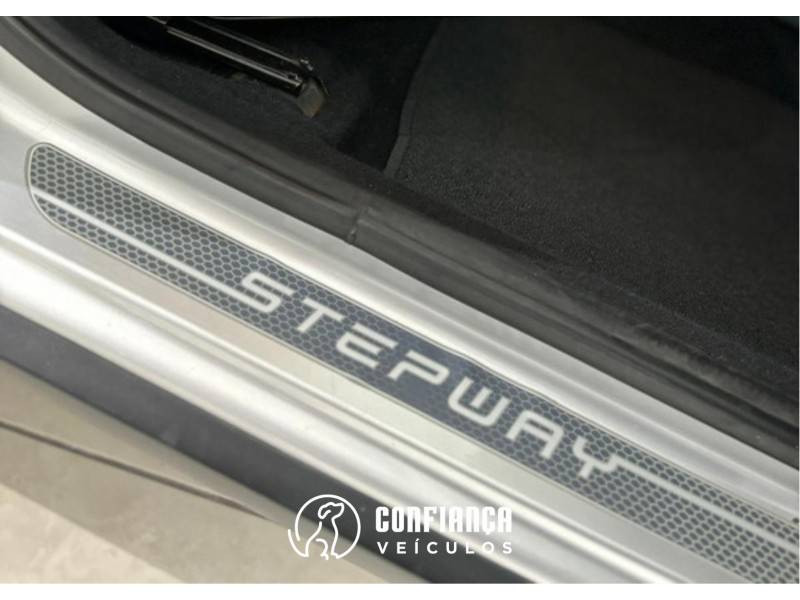 RENAULT - SANDERO - 2018/2019 - Prata - R$ 54.900,00