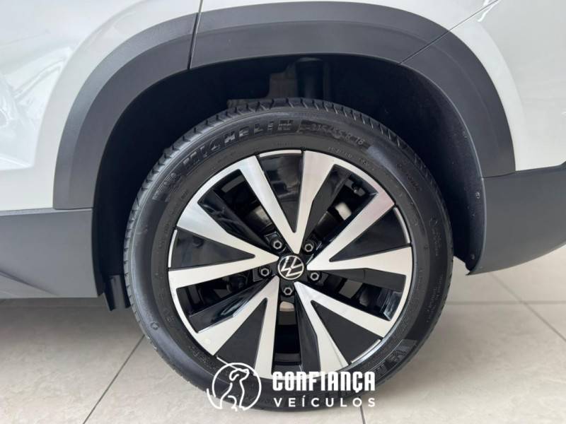 VOLKSWAGEN - TAOS - 2022/2022 - Branca - R$ 151.900,00