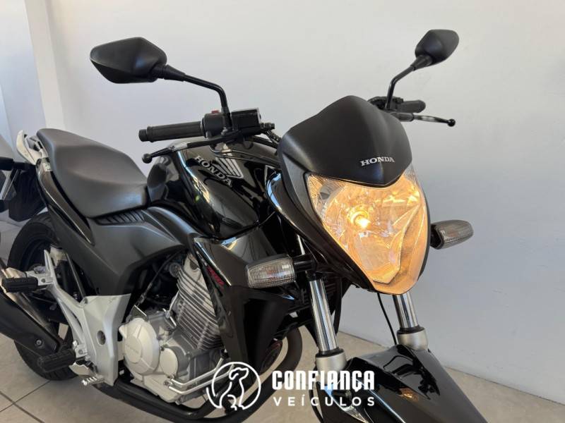 HONDA - CB 300R - 2013/2013 - Preta - R$ 14.500,00