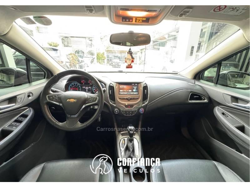 CHEVROLET - CRUZE - 2018/2019 - Preta - R$ 88.900,00