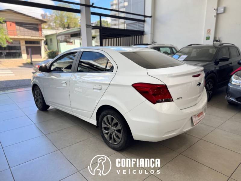 CHEVROLET - ONIX - 2021/2021 - Branca - R$ 66.900,00