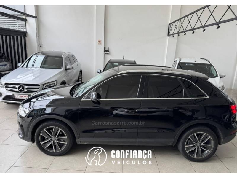 AUDI - Q3 - 2017/2018 - Preta - R$ 129.900,00