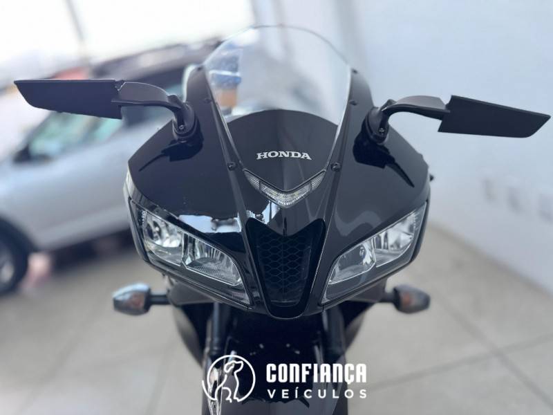 HONDA - CBR 600RR - 2008/2008 - Preta - R$ 43.900,00