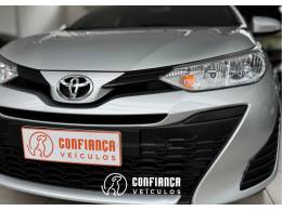 TOYOTA - YARIS - 2021/2022 - Preta - R$ 84.900,00